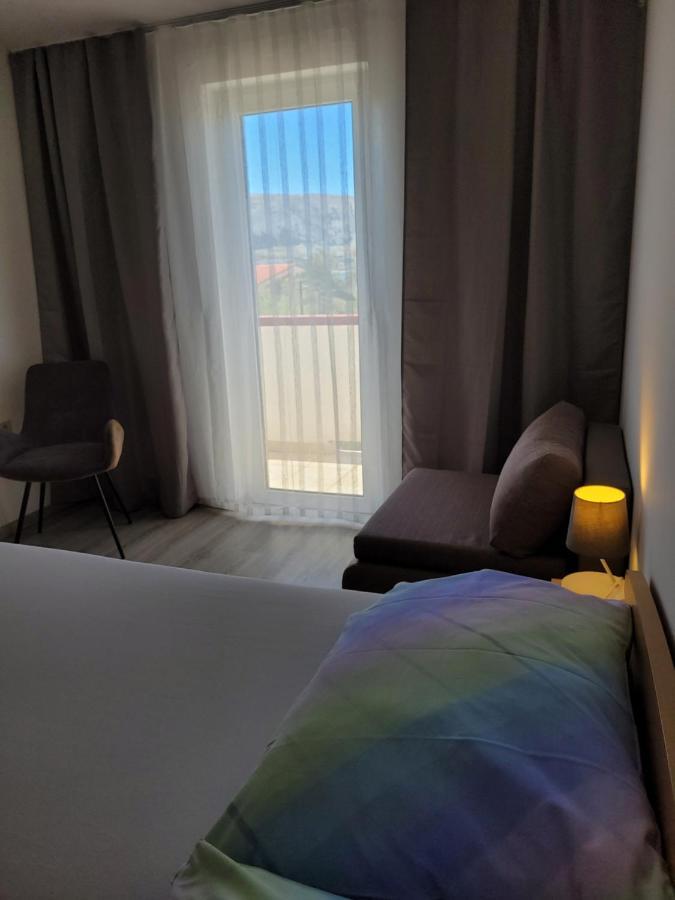 Apartmani Tonci Pag Pag Town Exteriör bild