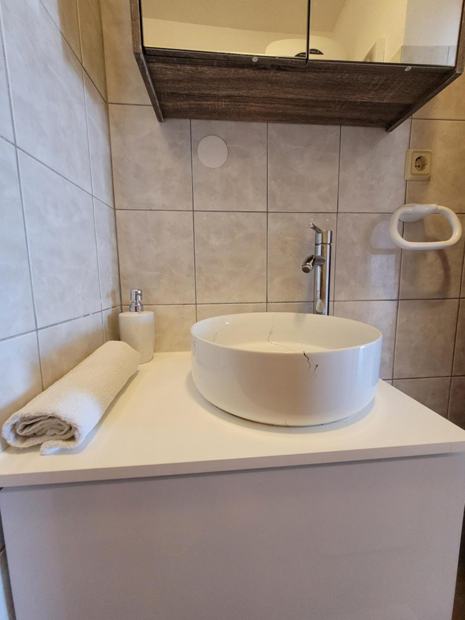 Apartmani Tonci Pag Pag Town Exteriör bild
