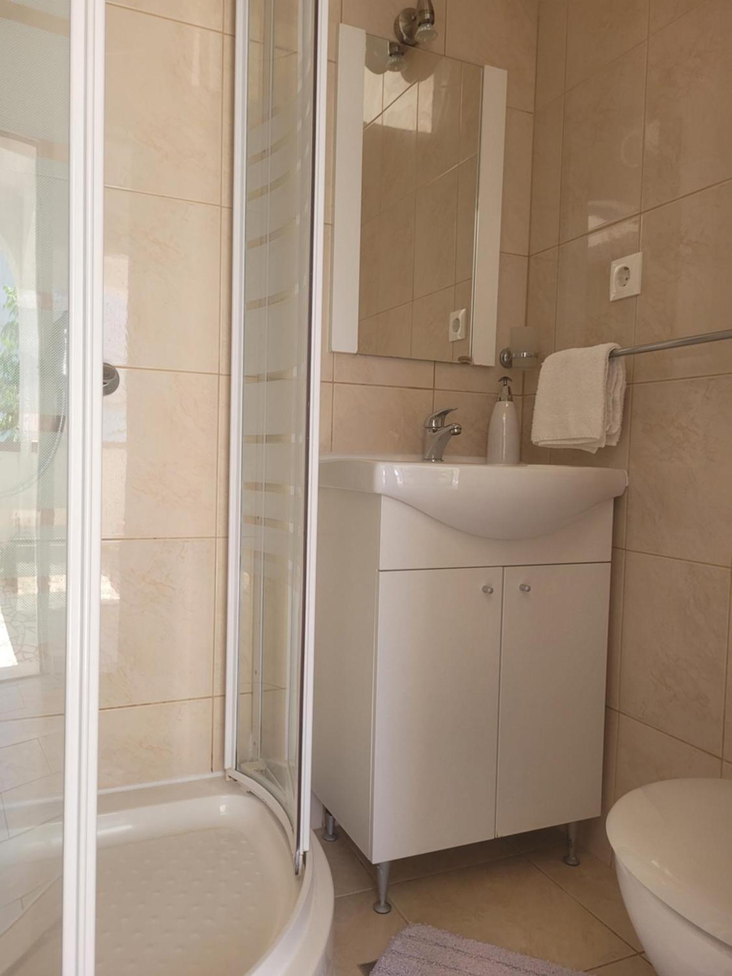 Apartmani Tonci Pag Pag Town Exteriör bild