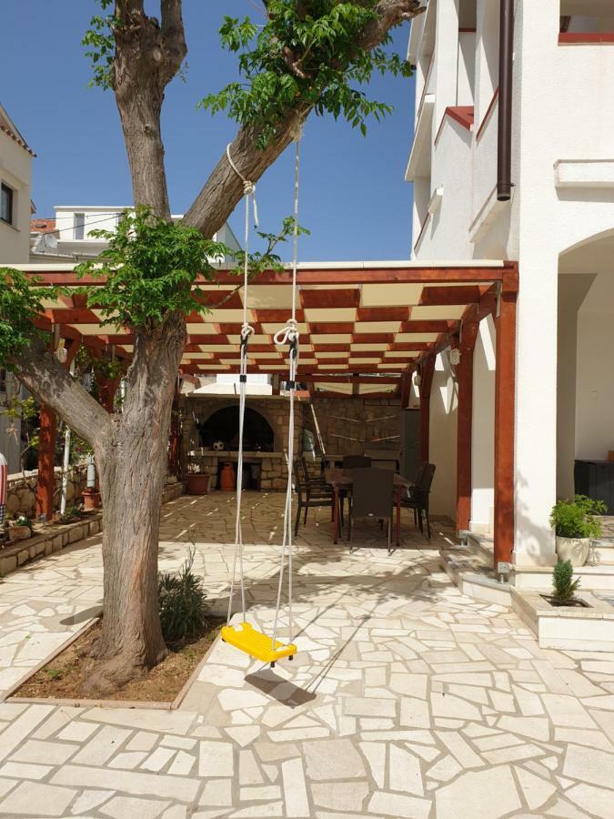 Apartmani Tonci Pag Pag Town Exteriör bild